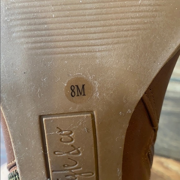 NEW Style & Co Embroidered Ankle Booties Size: 8M - Picture 6 of 6